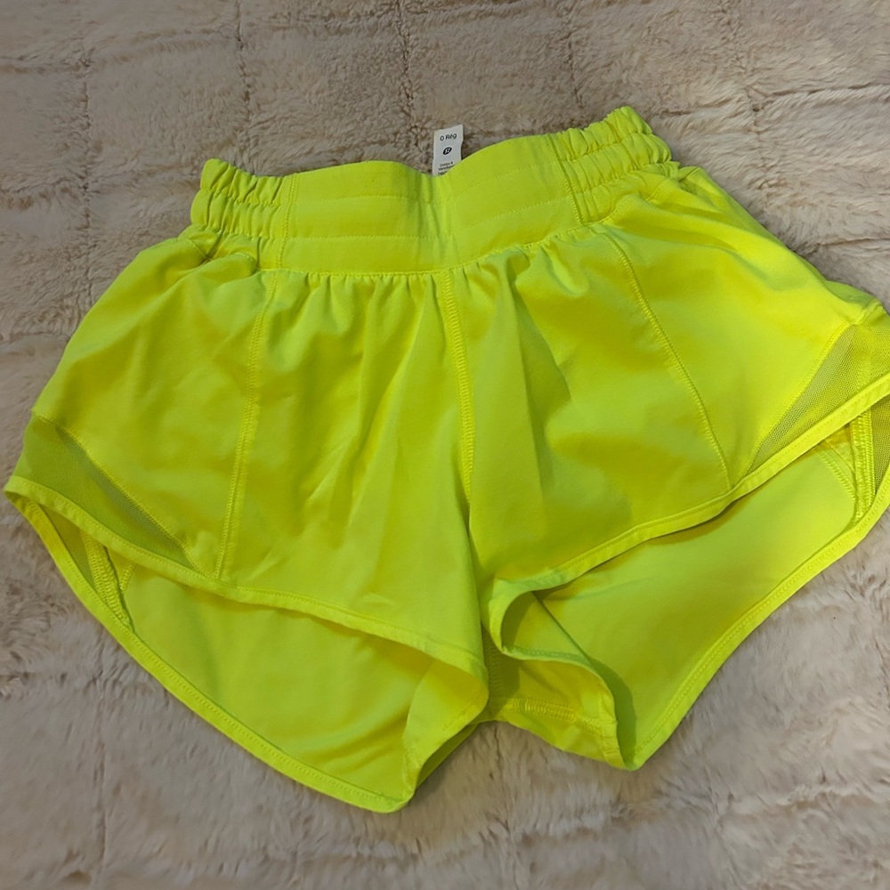 Lululemon hotty hot